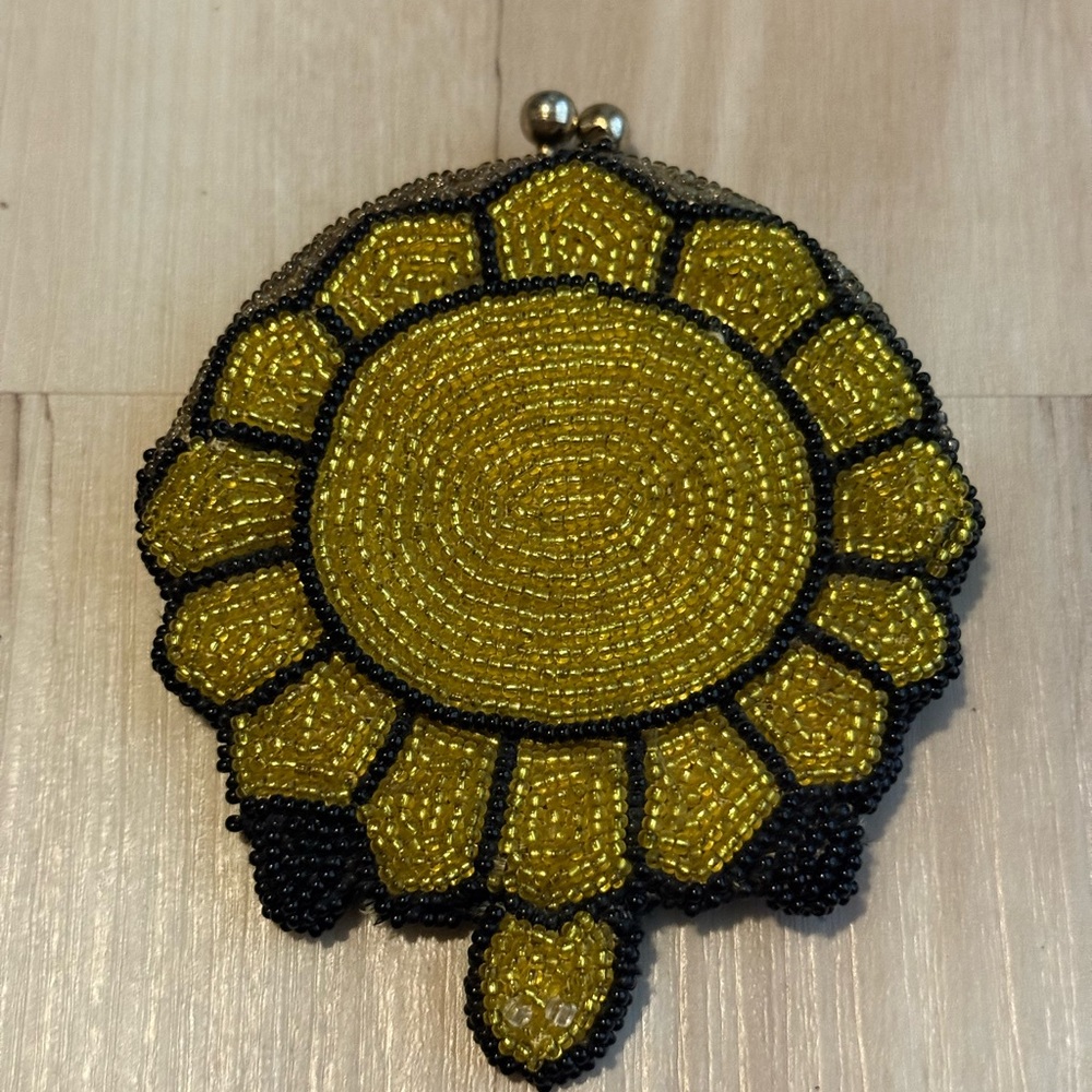 Vintage 70s Beaded Turtle Coin Purse Seed Bead Clasp Wallet Black Gold